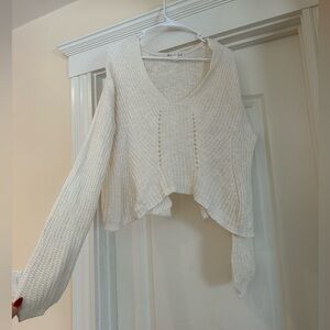 Cozy Cream/White V-Neck Sweater Discount